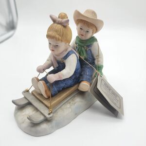 Homco Denim Days Winter Fun #15350-99Figurine 1999 Figurines Danny Debbie
